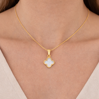 Urban Pizazz Model Wearing 18ct Gold Plated 925 Sterling Silver Mother Of Pearl Clover Pendant Necklace on a Fine 18ct Gold Plated 925 Sterling Silver Curb Chain