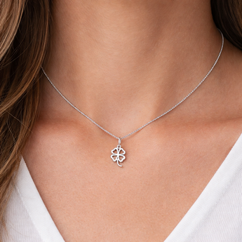 Urban Pizazz Model Wearing 925 Sterling Silver Shamrock Shaped Pendant Necklace on Fine Silver Curb Chain