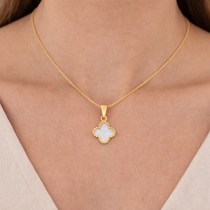 Urban Pizazz Model Wearing 18ct Gold Plated Sterling Silver Mother Of Pearl Clover Pendant Necklace
