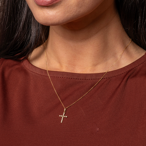 Urban Pizazz Model wearing 9ct Gold Cubic Zirconia Cross Pendant Necklace