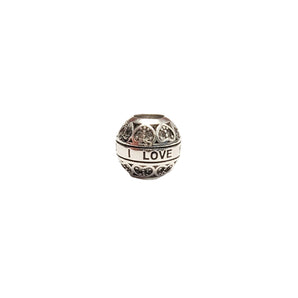 925 silver charm bead engraved with “I Love You”. Hypoallergenic, tarnish-resistant and compatible with European charm bracelets - perfect gifting jewellery.